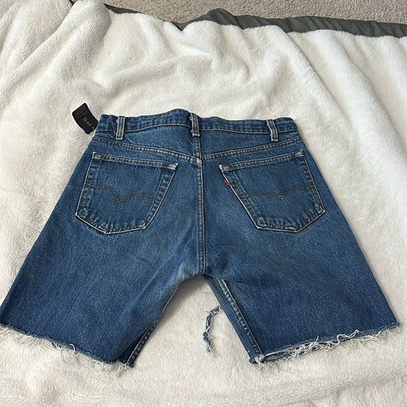 Levi’s Brand New Distressed Jean Shorts. - Picture 2 of 5